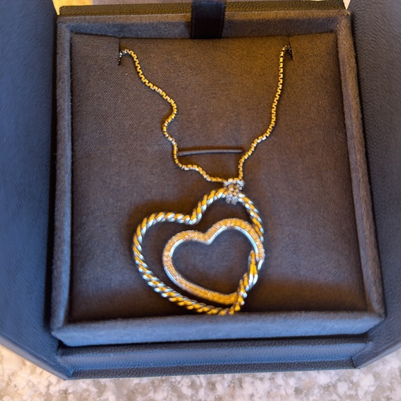 David Yurman Gold and Silver Heart Necklace Brand new - Picture 2 of 7